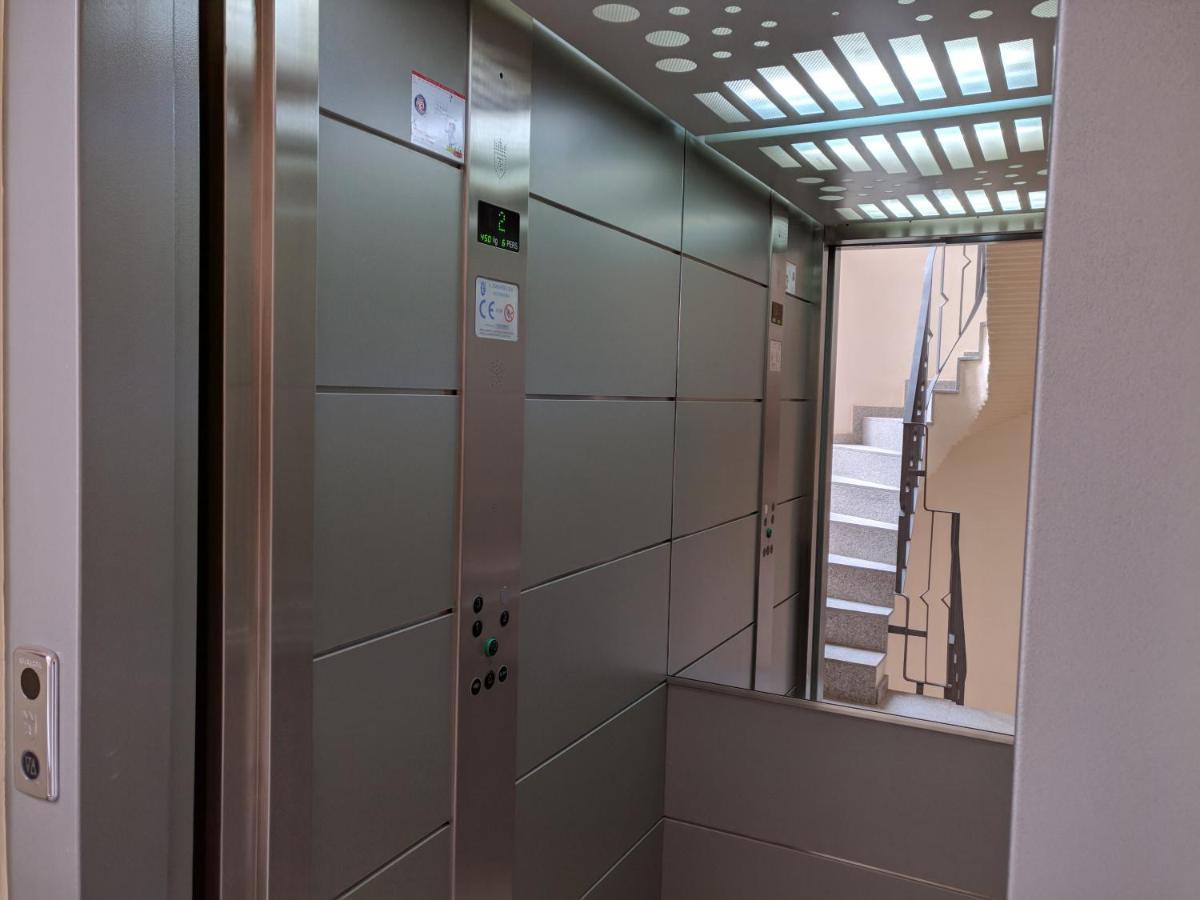 Hin17 Estudios Málaga Exteriör bild